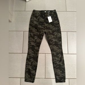 NWT Good American Good Waist Camo Jeans Size 8